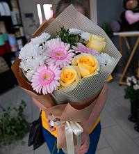 Букет цветов из:  Герберы, Розы и Хризантемы в Островской