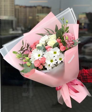 Букет цветов из: Розы, Лизиантусы и Хризантемы в Островской